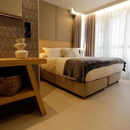 Puerto De 3* لواركا