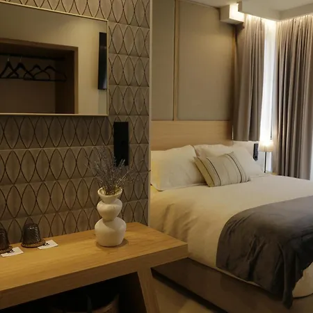 Puerto De 3* لواركا